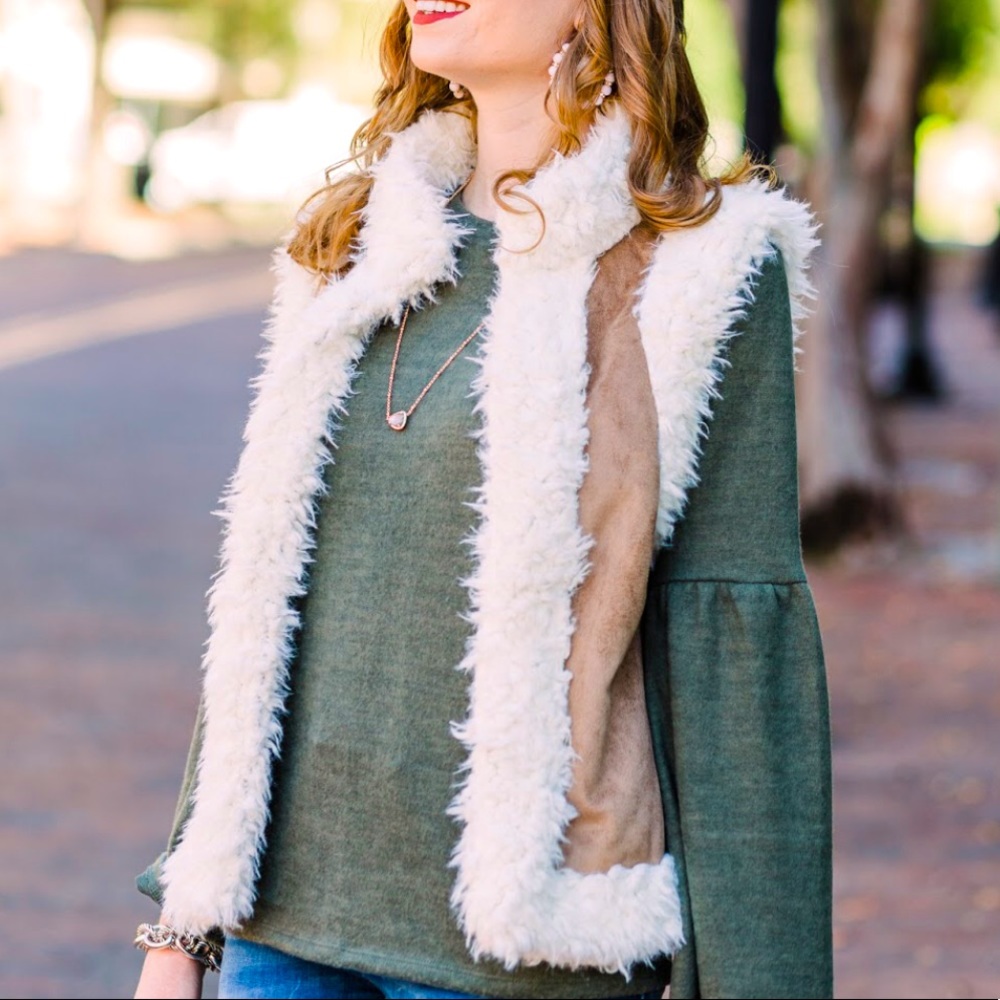 Like New!! Old Navy Adorable Shearling Vest